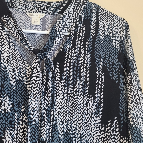 Cato Long Sleeve Top With Front Tie - Picture 3 of 6